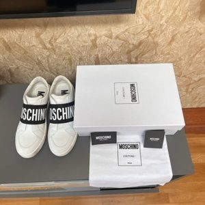 100% Authentic Moschino Logo Band Sneakers White Size 37(7)
